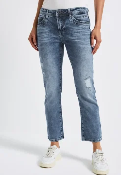 Jeans met destroyed details