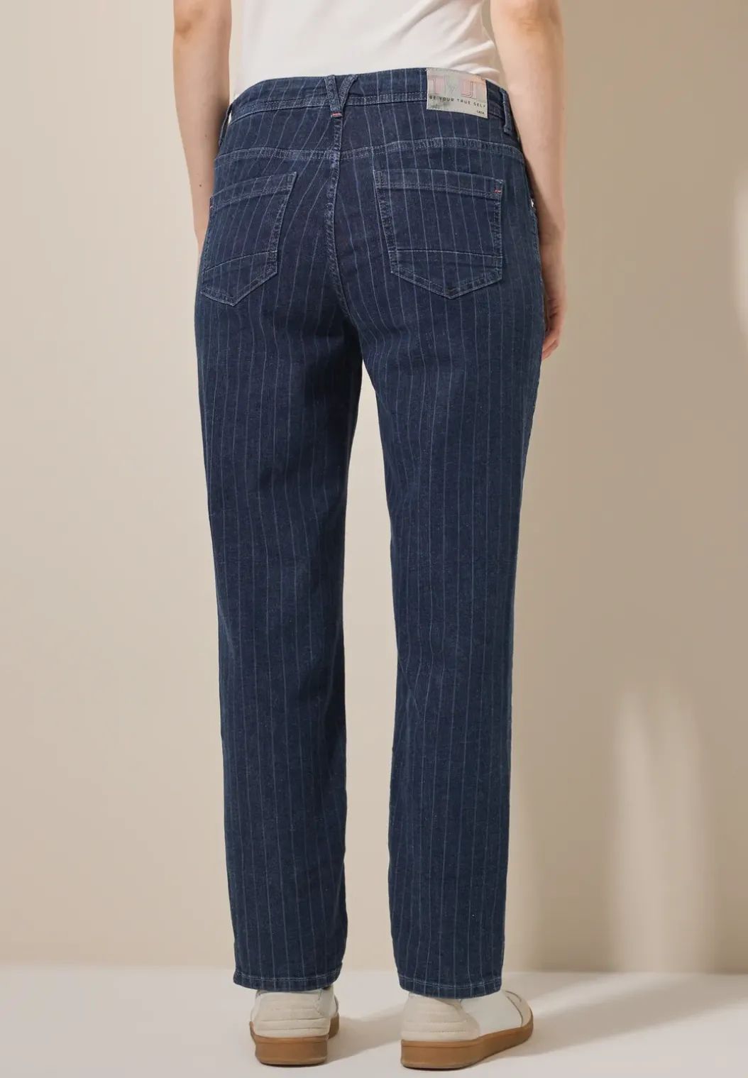 Jeans met krijtstreeplook