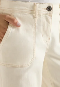 Jeans met opgezette zakken