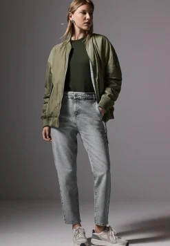 Jeans met papieren zak