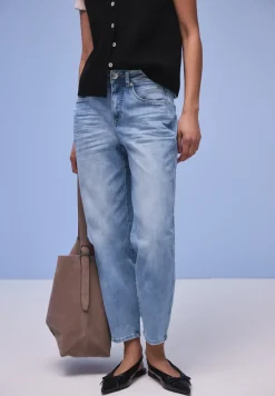 Jeans met taps toelopende pijpen