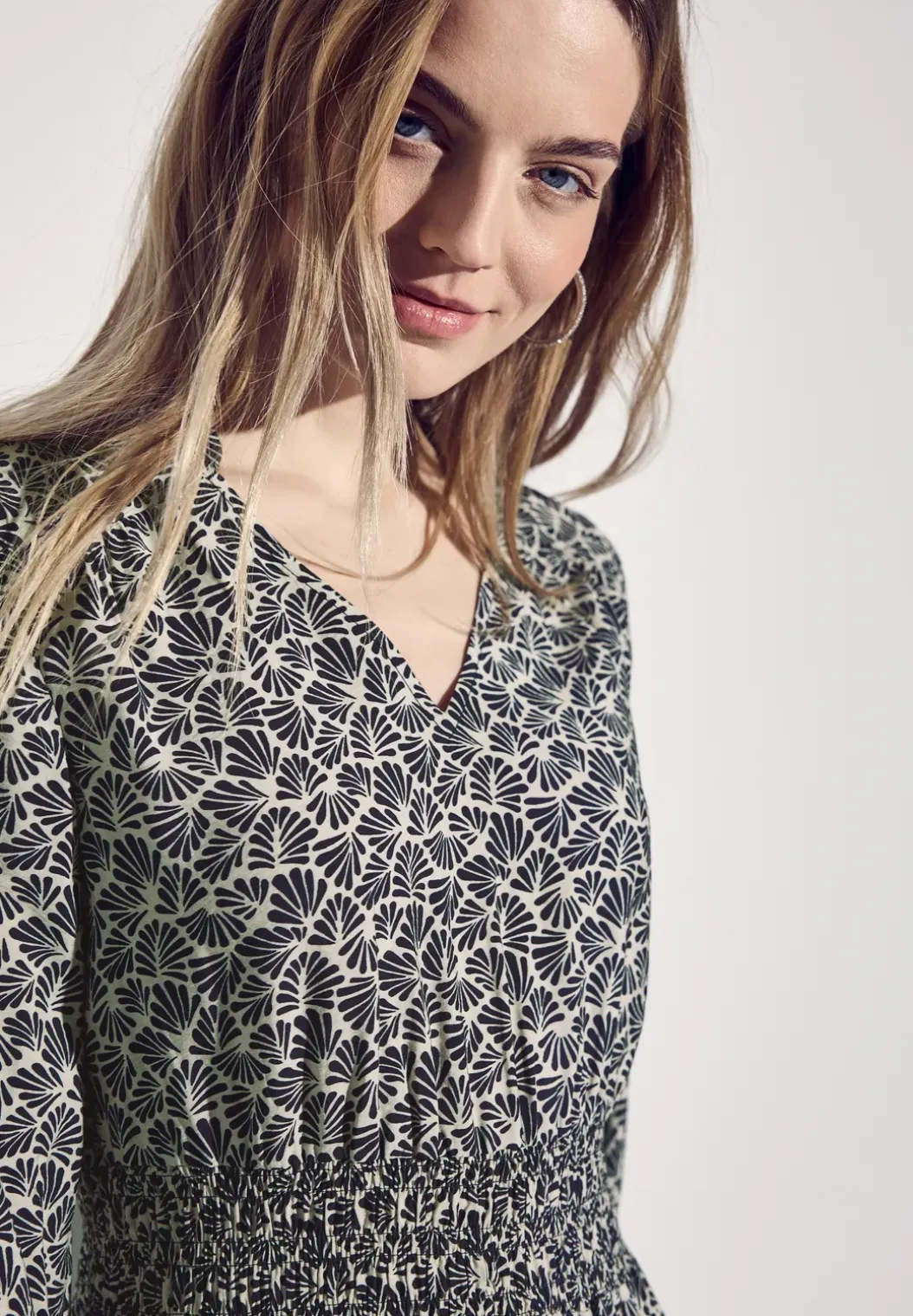 Jurk met print en smokdetail