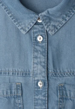 Knielange jurk in een verwassen look
