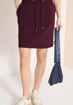 Knielange rok met streepdetail