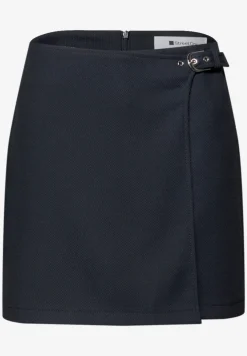 Knielange skort met gesp