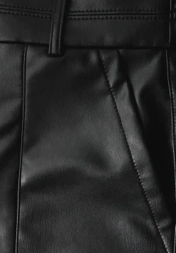 Korte broek in lederlook