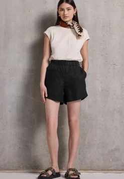 Korte broek van paperbag