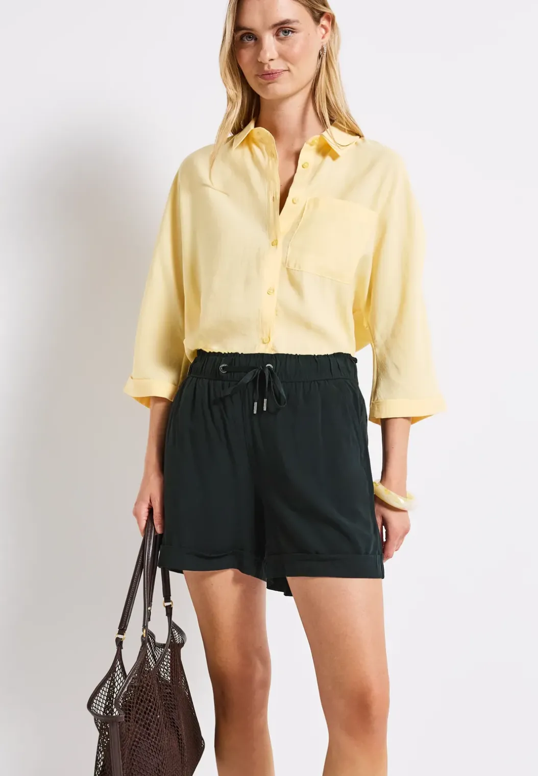 Korte broek van paperbag