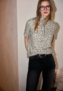 Leo Shirt