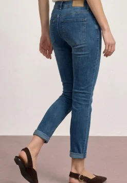 Low Waist Slim Legs jeans in casual fit