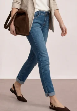 Low Waist Slim Legs jeans in casual fit
