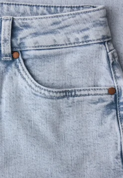 Mid Waist Barrel Leg Jeans in Loose Fit