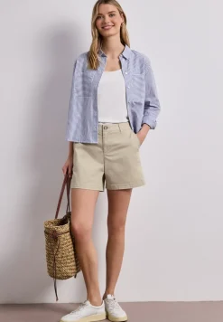 Mid Waist chino shorts in een casual pasvorm