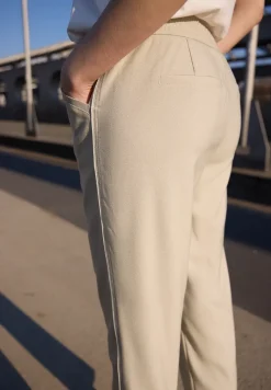 Mid Waist Slim Legs broek in Loose Fit