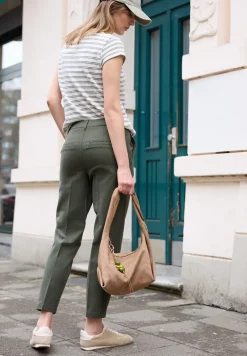 Mid Waist Slim Legs chino's in een casual fit