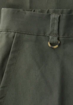 Mid Waist Slim Legs chino's in een casual fit