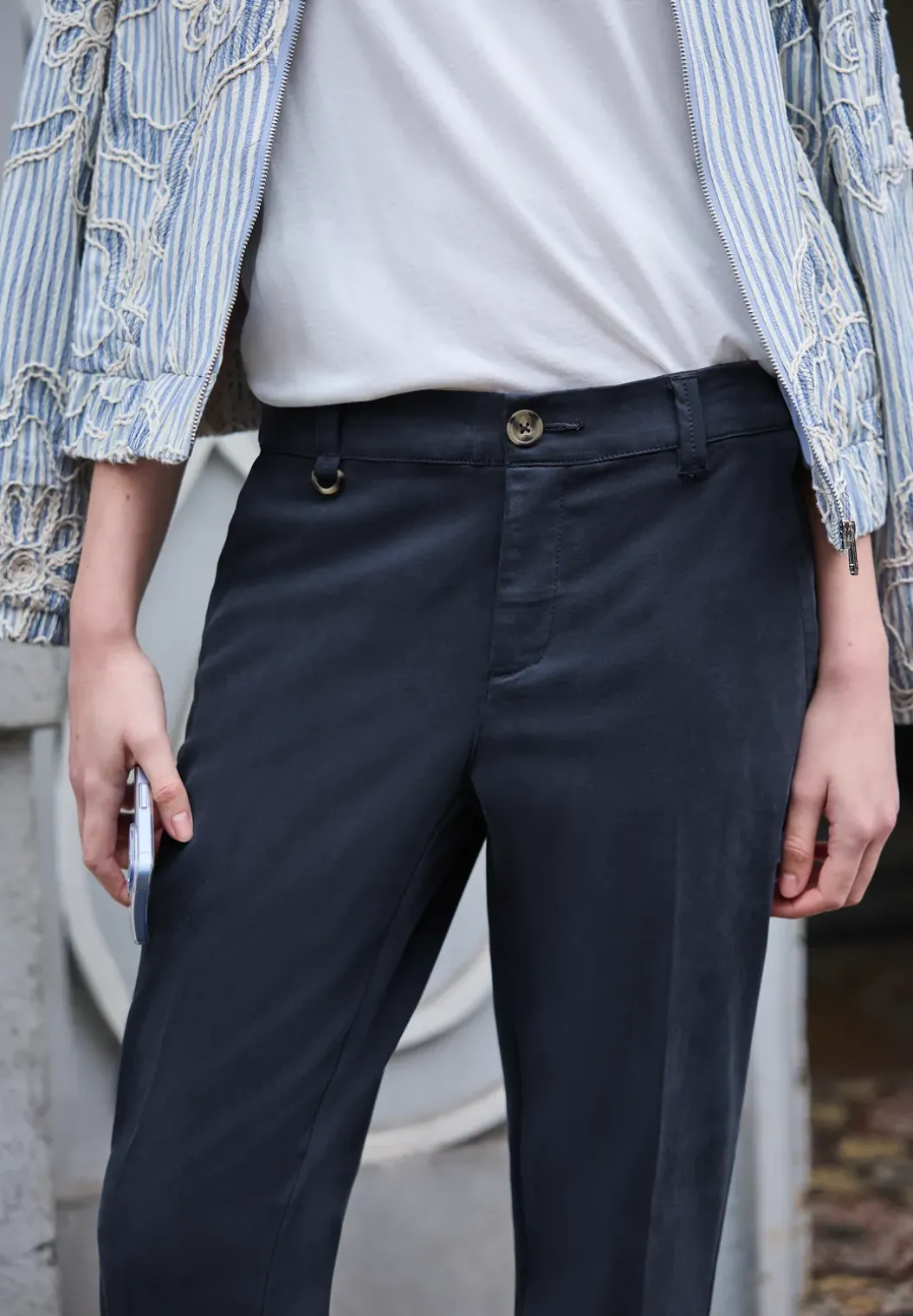 Mid Waist Slim Legs chino's in een casual fit