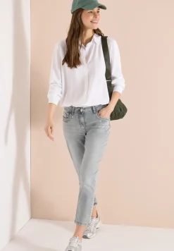 Mid Waist Slim Legs jeans in casual fit