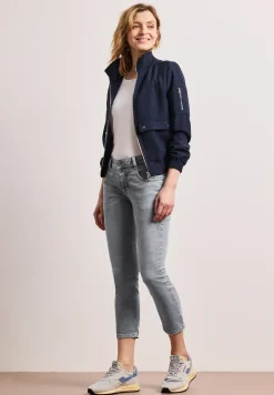 Mid Waist Slim Legs jeans in Slim Fit