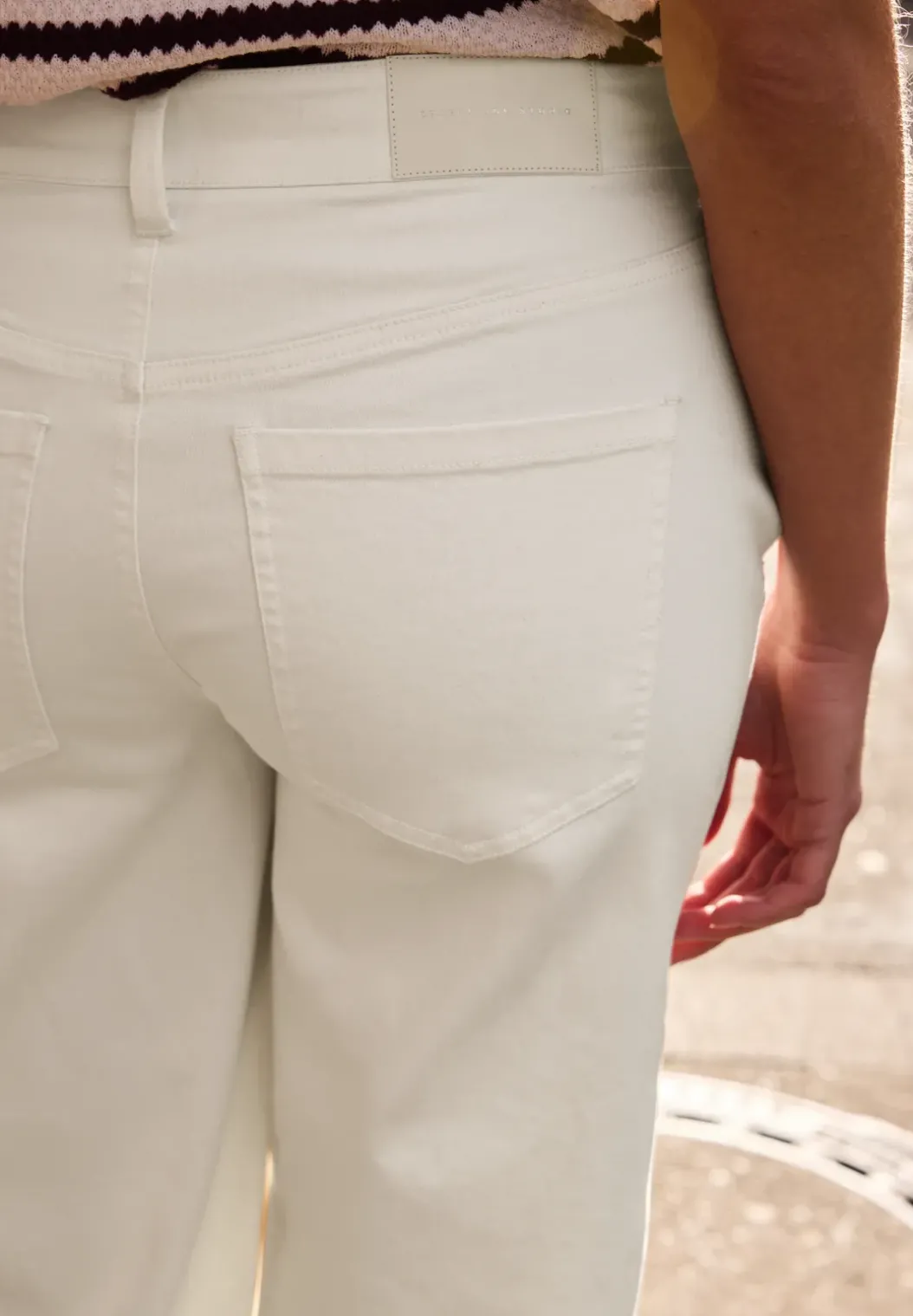 Mid Waist Wide Leg Jeans met Borduring