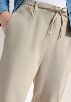 Mid Waist Slim Legs broek in Loose Fit
