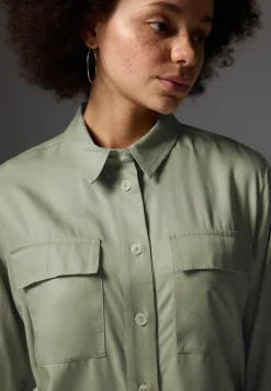Overhemdblouse met borstzakken