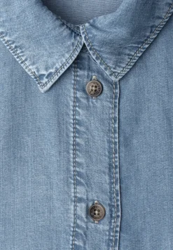 Overhemdblouse met knopen en knoopdetail