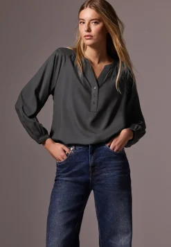Raglan blouse