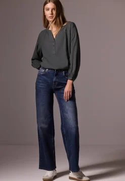 Raglan blouse