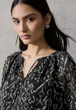 Raglan chiffon blouse