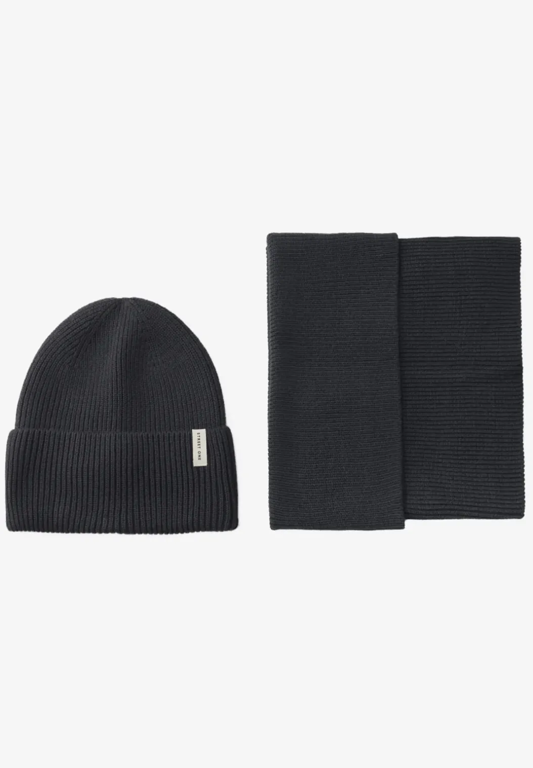 Ribgebreide muts