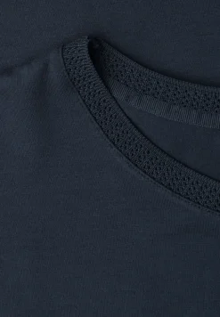 Shirt met boothals en decoratieve tape