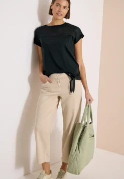 Shirt met boothals en mesh inzet