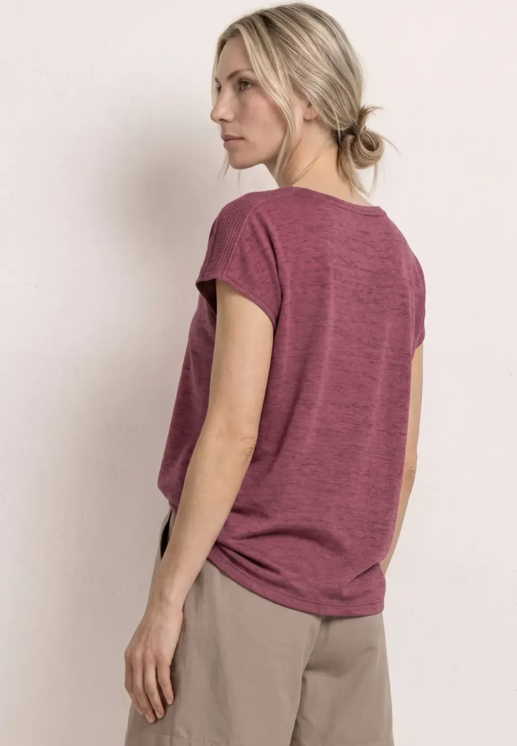 Shirt met boothals en smokdetail