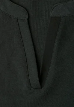 Shirt met gespleten hals en satijnen details