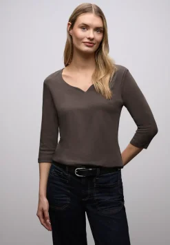 Shirt met hartvormige halslijn