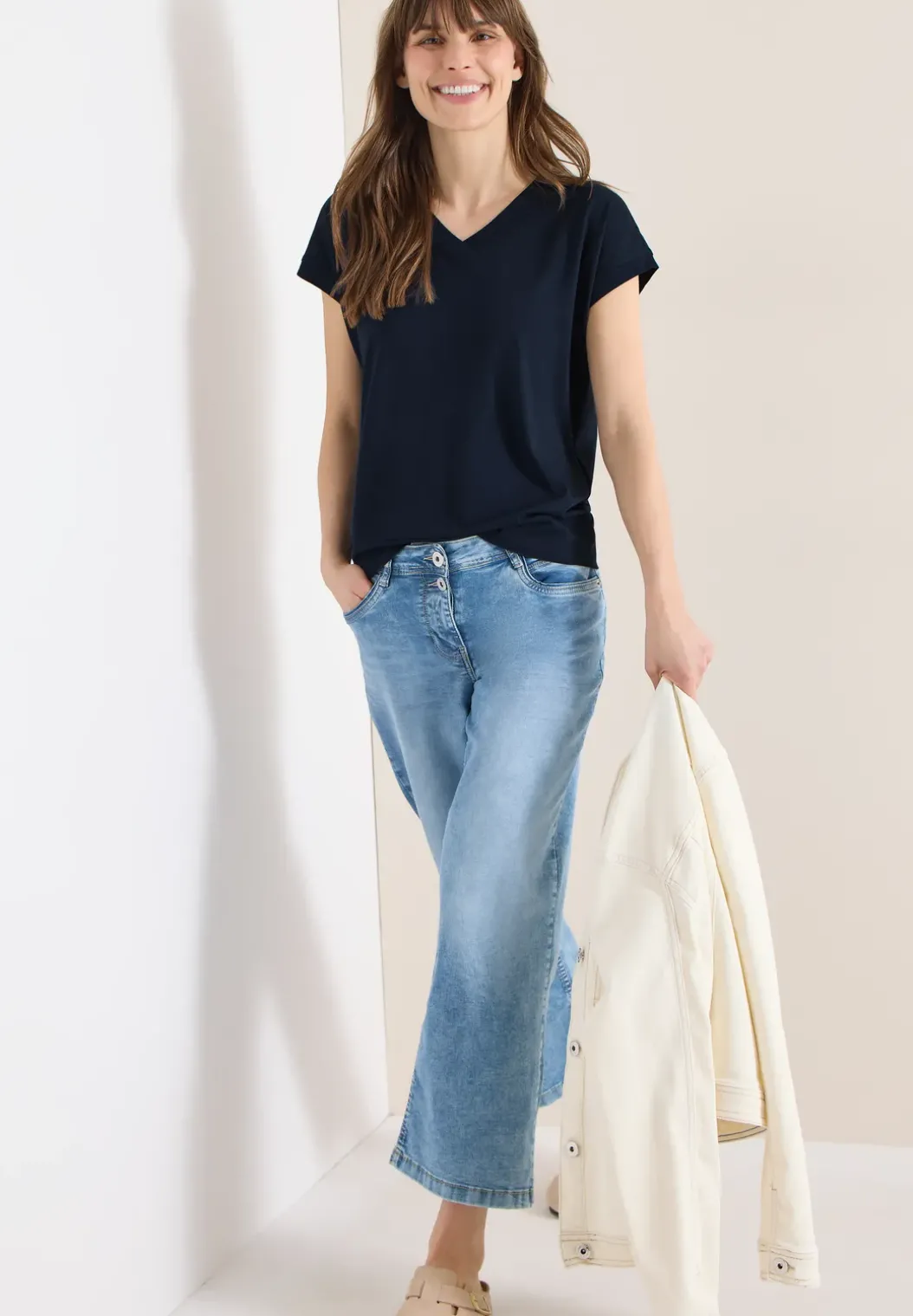 Shirt met korte mouwen en V-hals in effen kleur