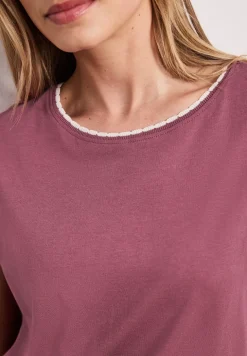 Shirt met overhangende schouder en decoratieve tape