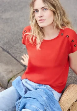 Shirt met overhangende schouder en knoopdetail