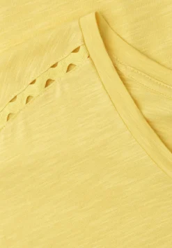 Shirt met overhangende schouder en decoratieve tape