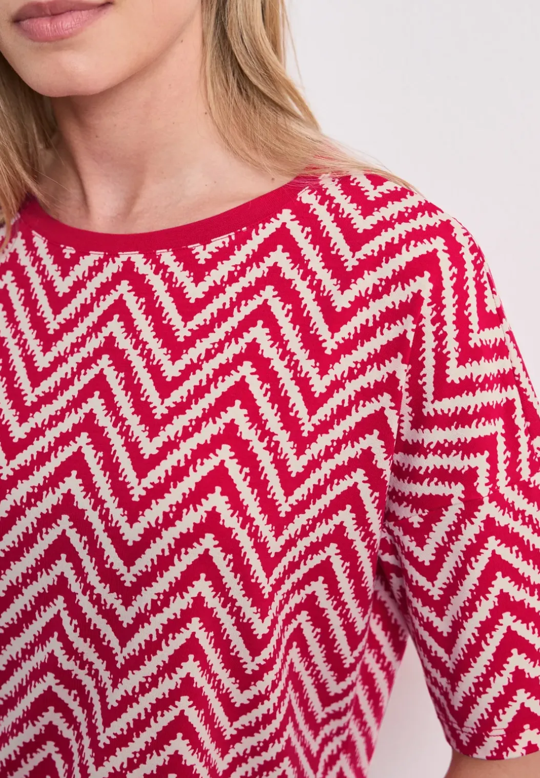 Shirt met ronde hals en all-over print