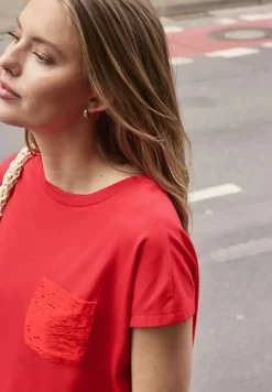 Shirt met ronde hals en kanten zakje