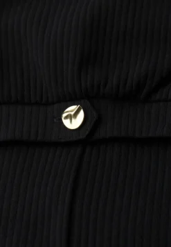 Shirt met ronde hals en knoopdetail