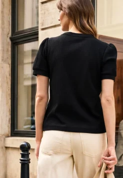 Shirt met ronde hals en knoopdetail