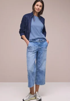 Shirt met ronde hals en knoopdetails