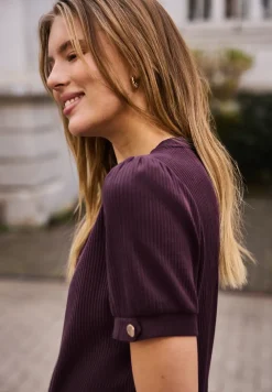 Shirt met ronde hals en knoopdetail