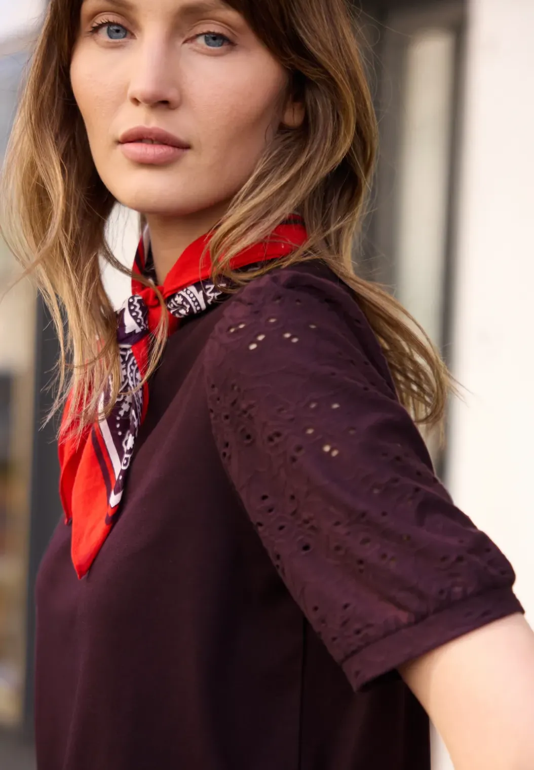 Shirt met ronde hals en kanten mouwen