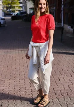 Shirt met ronde hals en knoopdetail