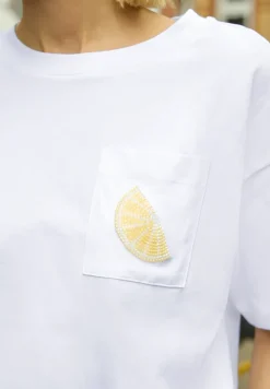 Shirt met ronde hals en pareldetail