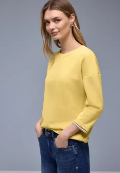 Shirt met zijdeachtige look en details